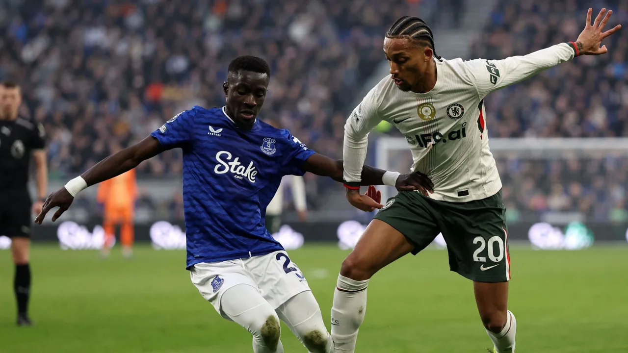 أندية الدوري الإنجليزي تدرس تحركاً قانونياً ضد تشيلسي بسبب أزمة خصم النقاط